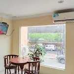 Metro Hotel Bekasi Powered By Cocotel