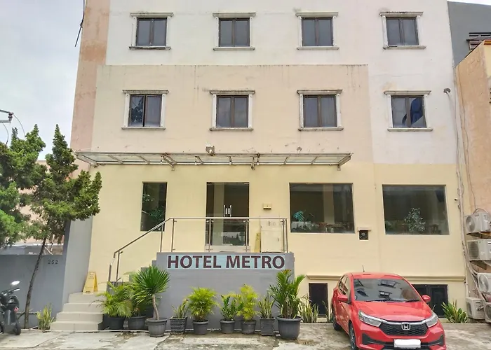 Metro Hotel Bekasi Powered By Cocotel
