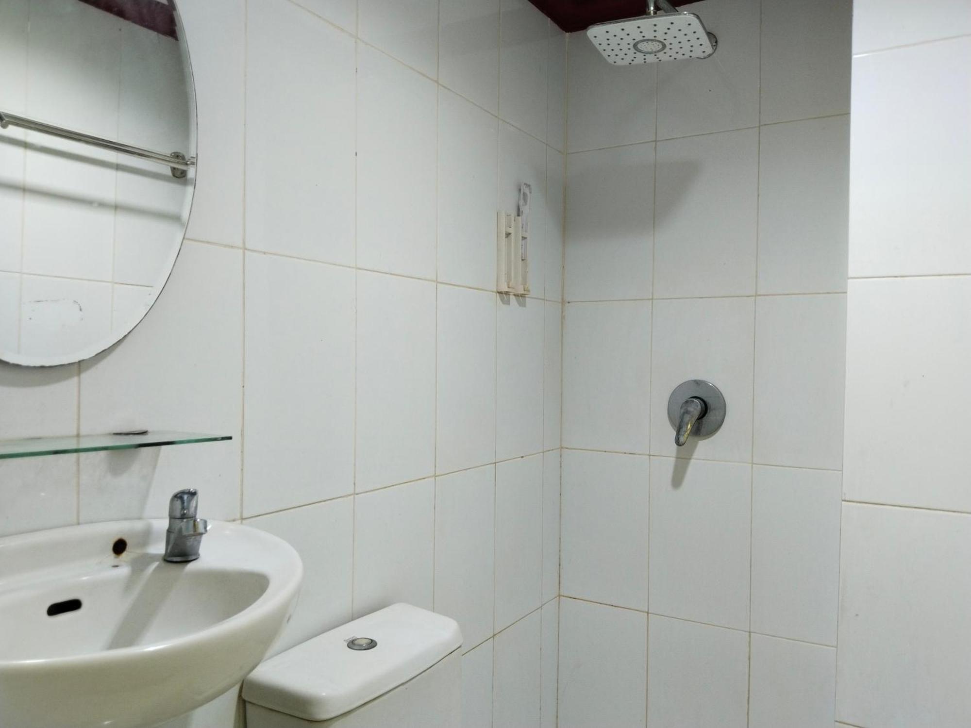 Hotel Metro Powered By Cocotel Bekasi